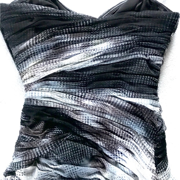 Strapless BCBG party dress - Picture 9 of 13